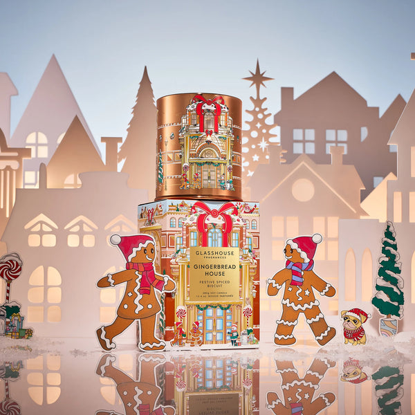 Gingerbread House 380g Candle